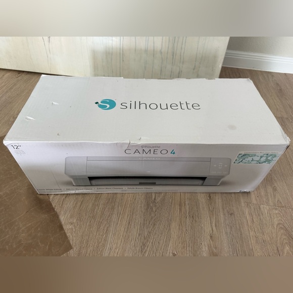 12” Silhouette Cameo 4 Crafting Machine & Accessories BUNDLE - Picture 9 of 12